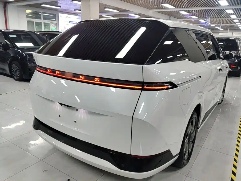 XPeng X9 — миниатюра 7