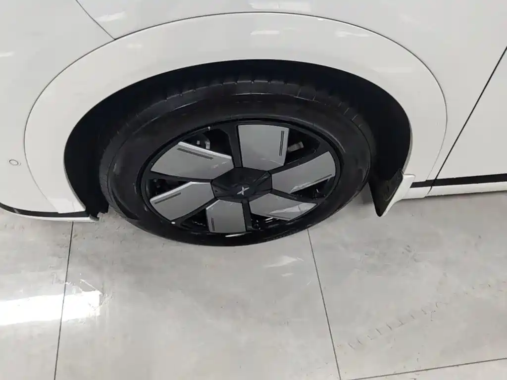 XPeng X9 — миниатюра 23