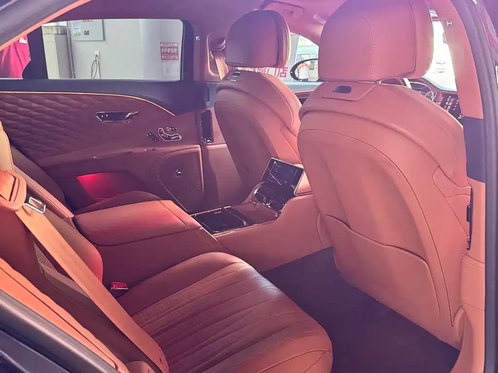 Bentley Flying Spur — миниатюра 9