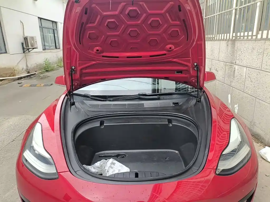 Tesla Model 3 — миниатюра 20