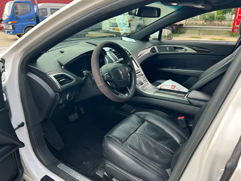 Lincoln MKZ — миниатюра 4
