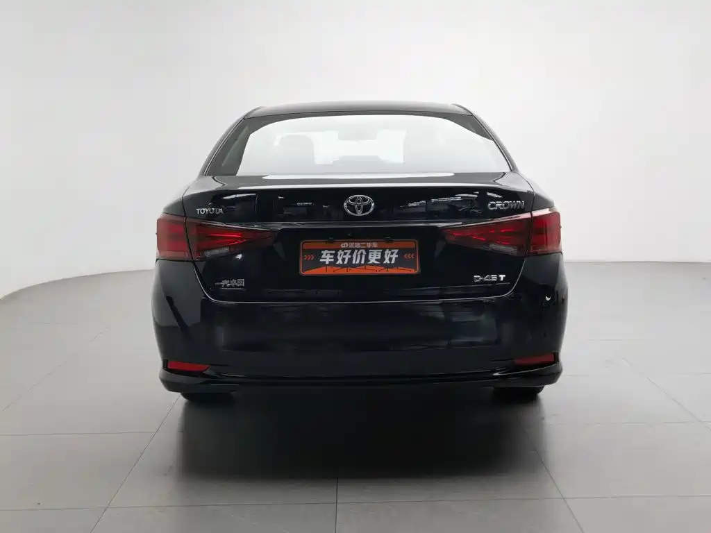 Toyota Crown — миниатюра 4
