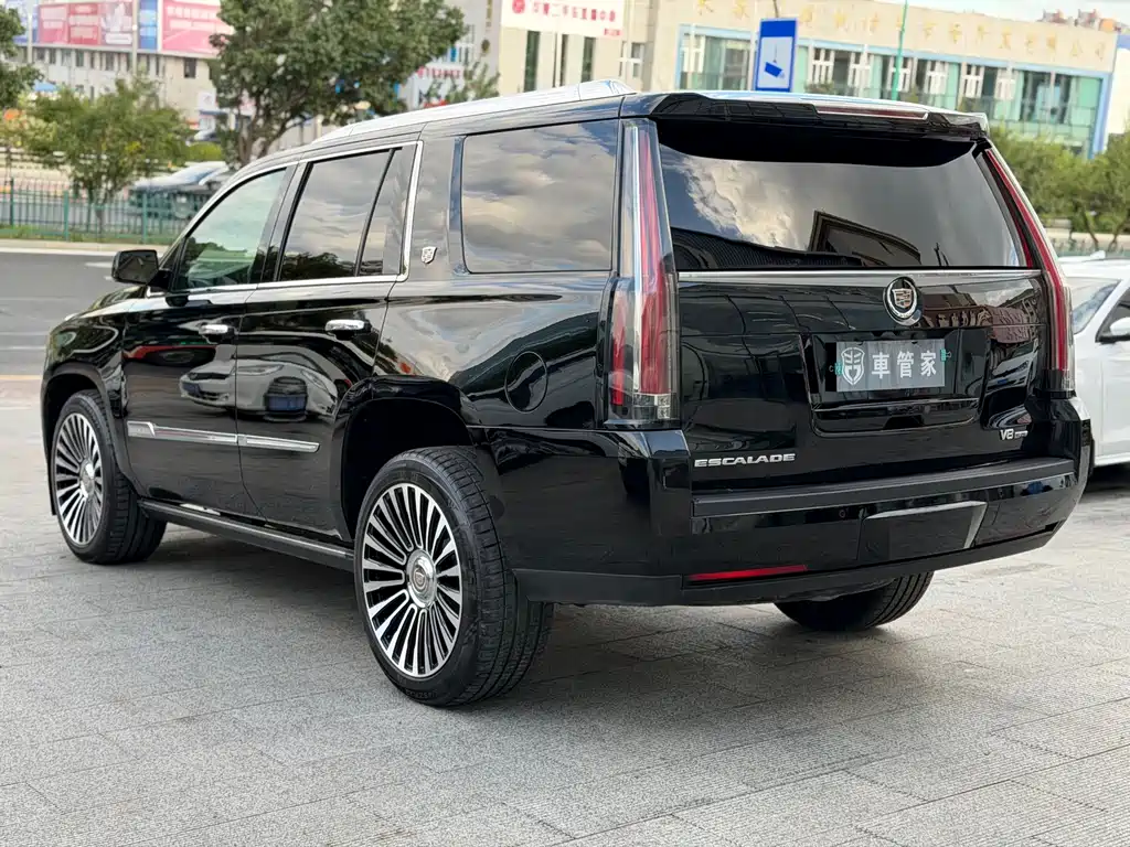 Cadillac Escalade — миниатюра 14