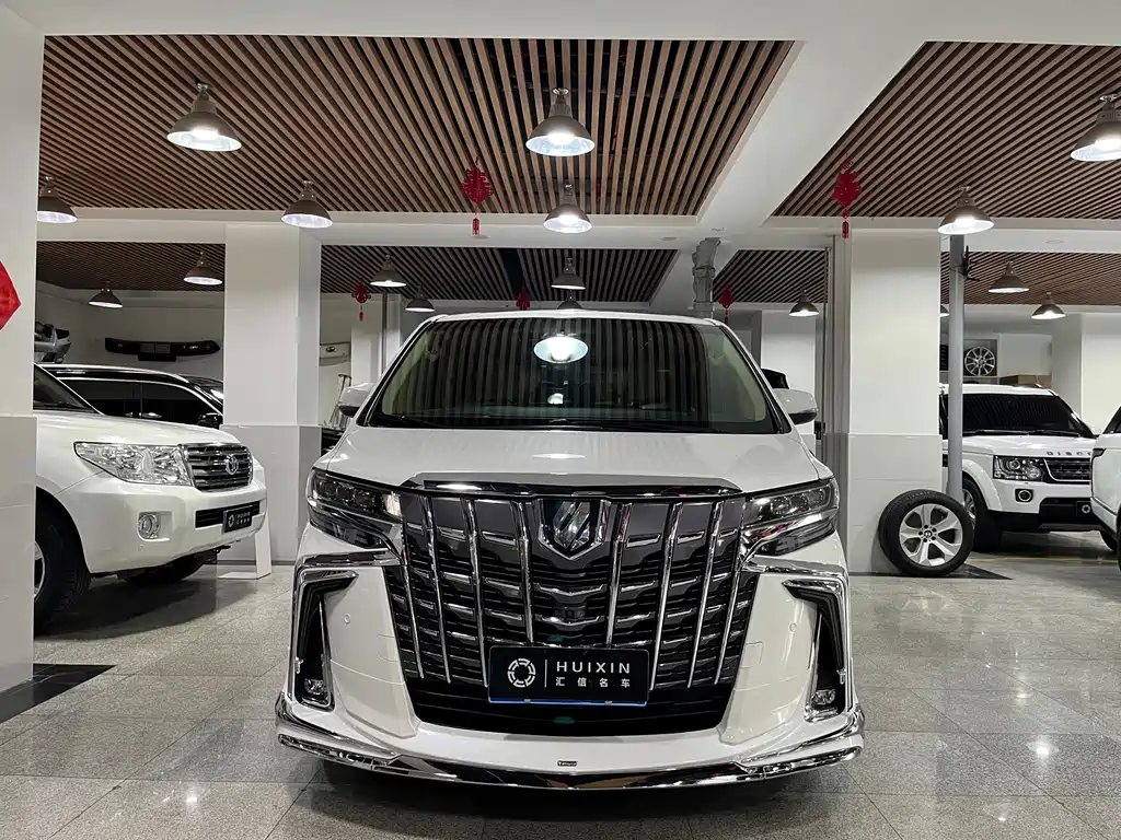 Toyota Alphard — миниатюра 2