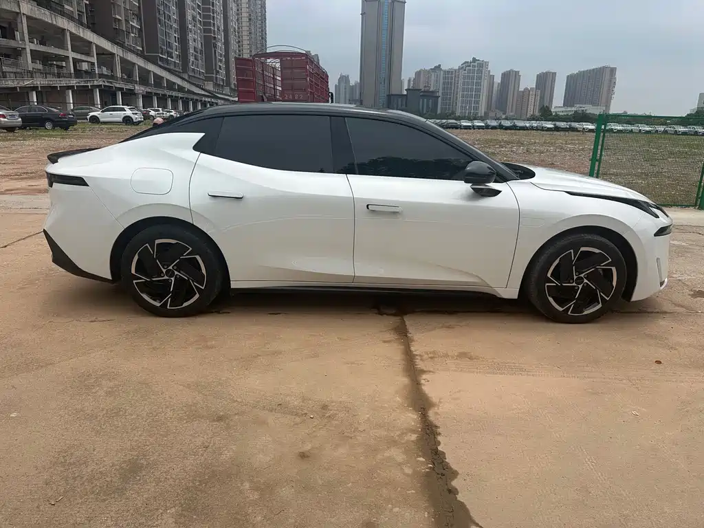 Lynk & Co 07 EM-P 2024 EM-P 126 Pro