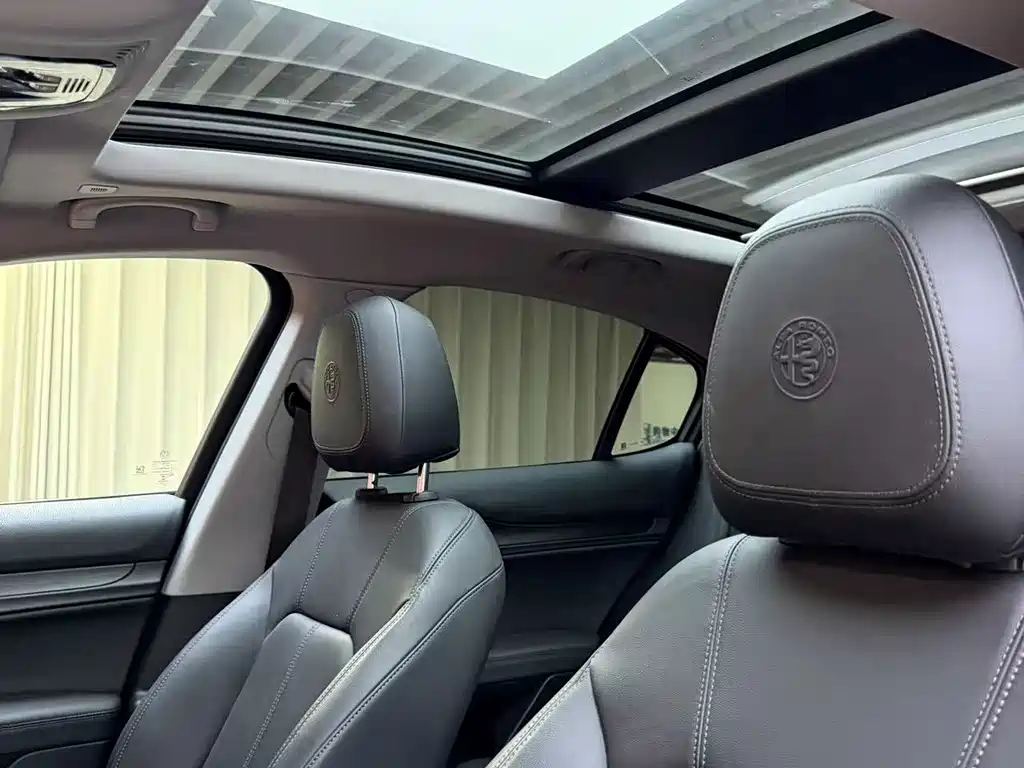 Alfa Romeo Stelvio — миниатюра 14