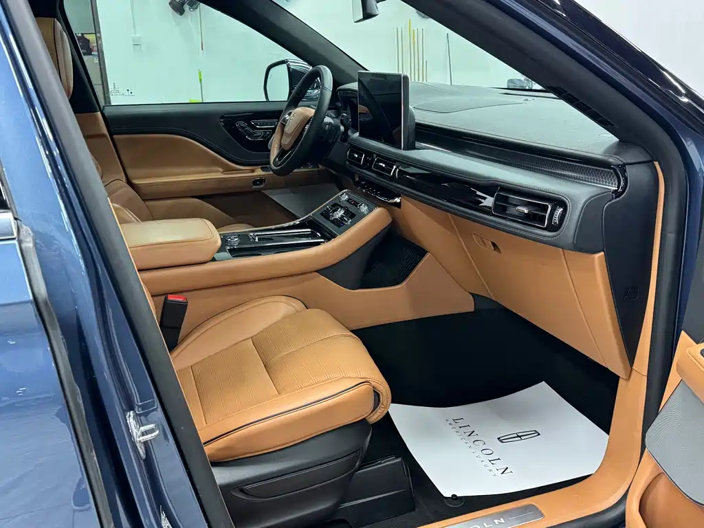 Lincoln Aviator — миниатюра 13