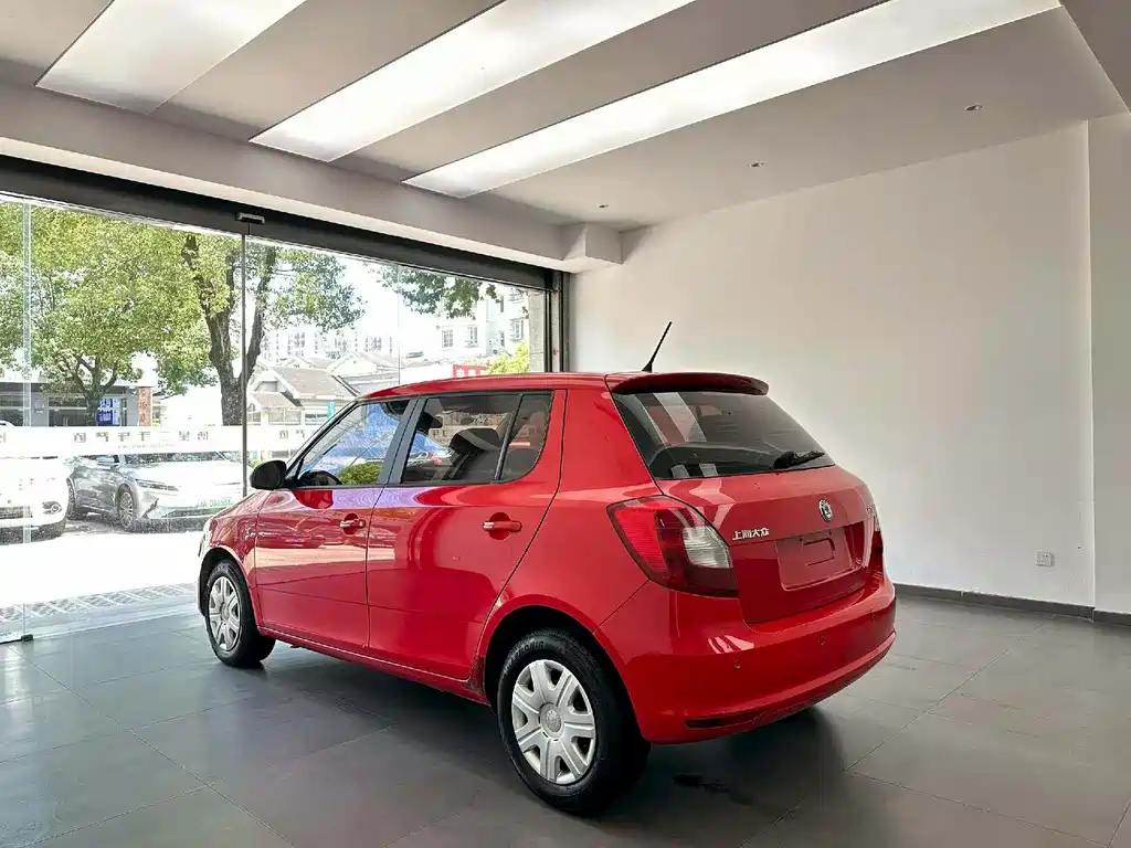 Skoda Fabia 1.4L Manual Cool Edition, фото 7