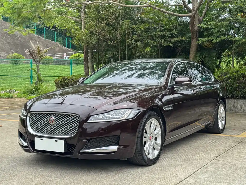 Jaguar XFL 2017