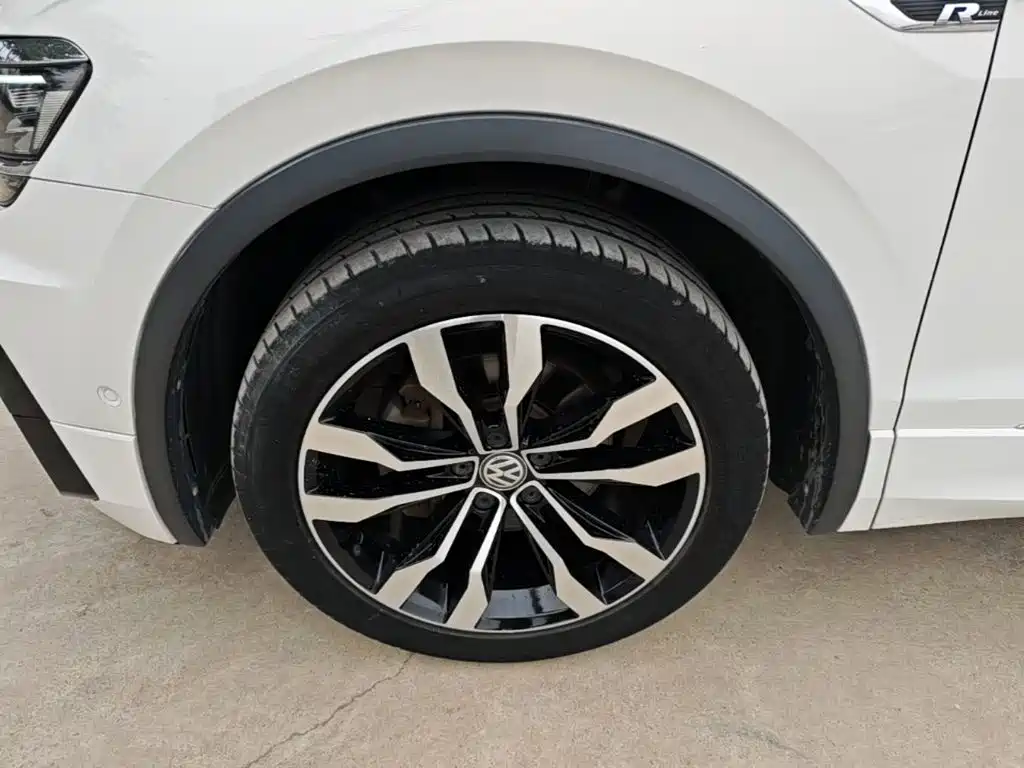 Volkswagen Tiguan L — миниатюра 23