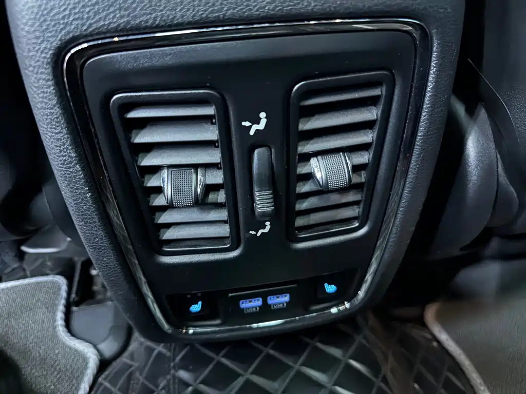 Jeep Grand Cherokee (Import) — миниатюра 19