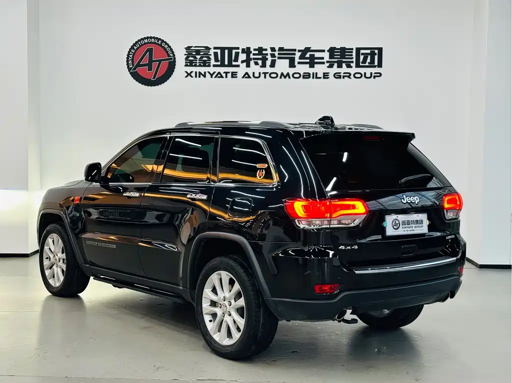 Jeep Grand Cherokee (Import) — миниатюра 4
