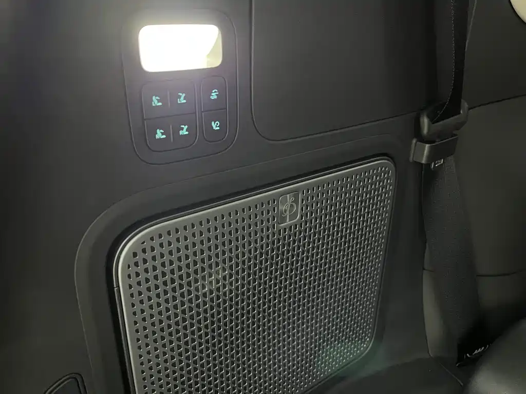 BYD Xia — миниатюра 24