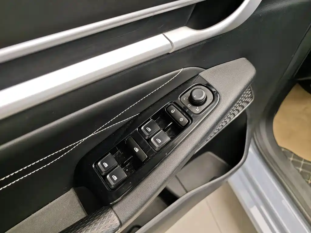Geely Emgrand 2023 4 Champion 1.5L CVT Luxury