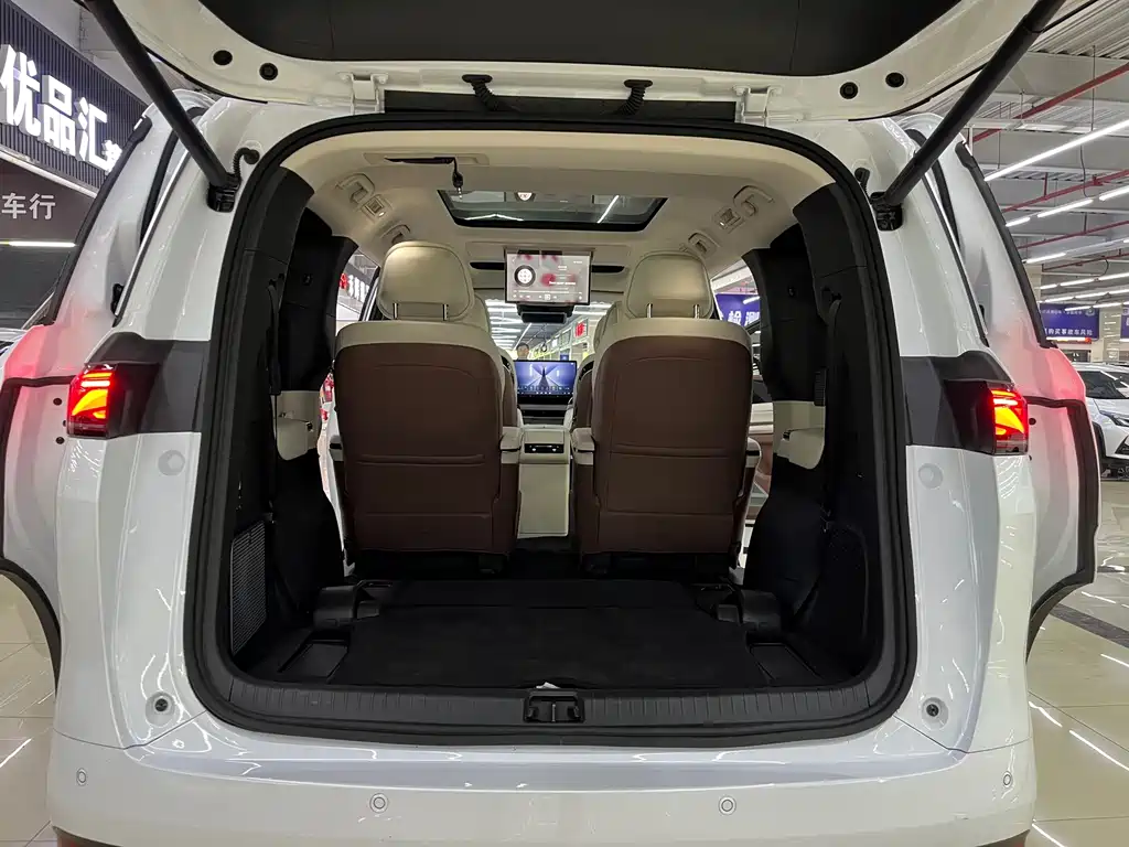 BYD Xia — миниатюра 16