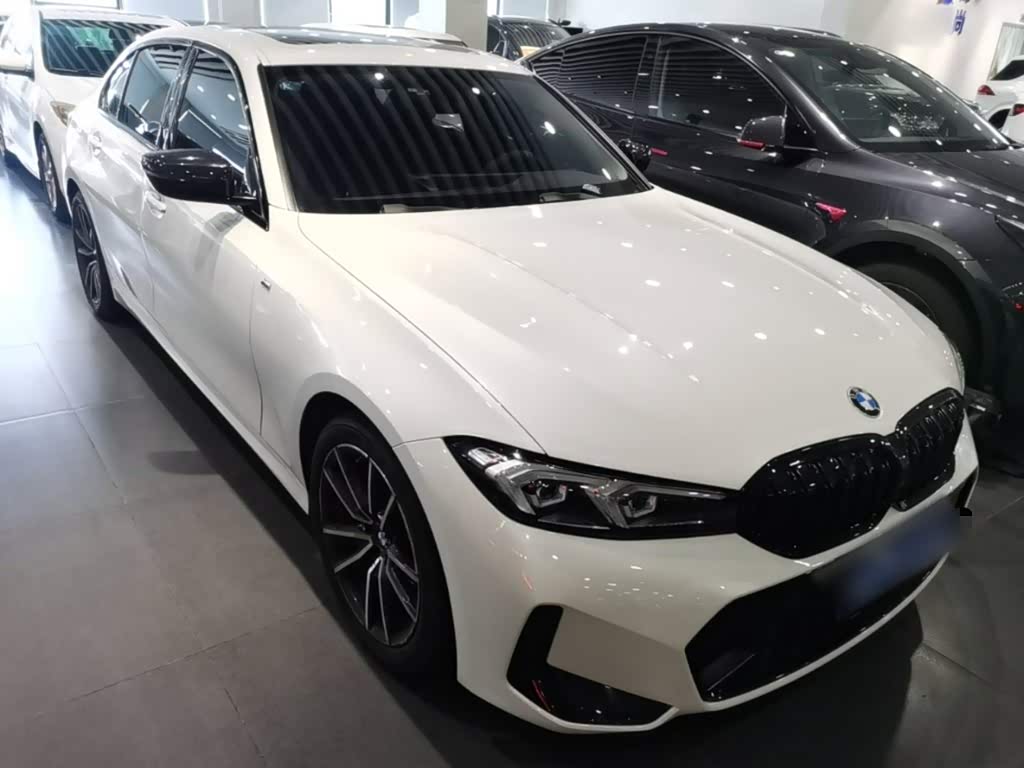 BMW 3 Series 2.0 л 2023 г. Белый, пробег 35100 км
