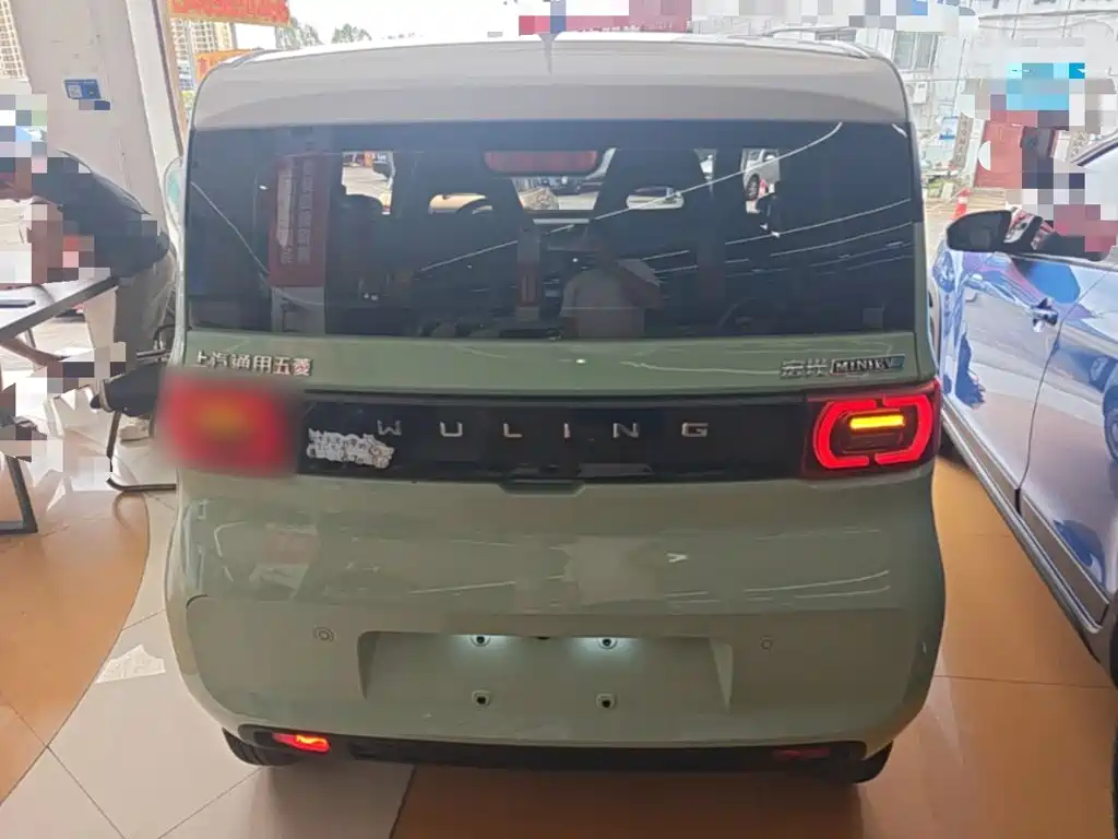 Wuling MINIEV — миниатюра 6