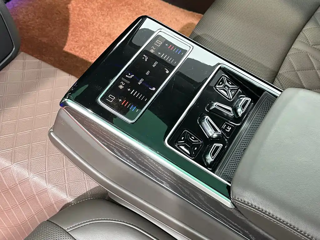 Audi A8 — фотографии объявления, Фото 23