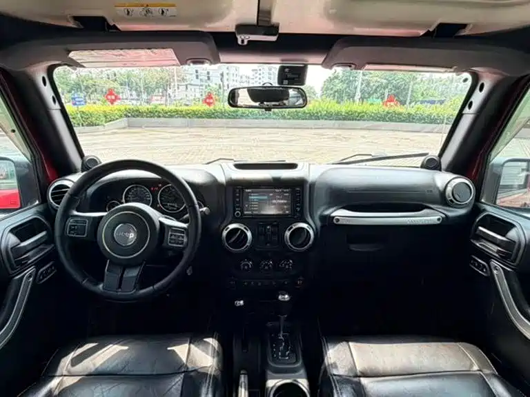 Jeep Wrangler — миниатюра 8