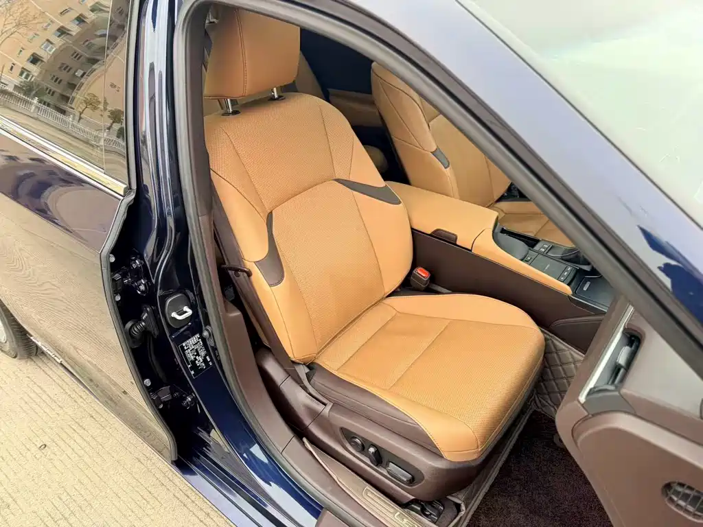 Lexus ES — миниатюра 18