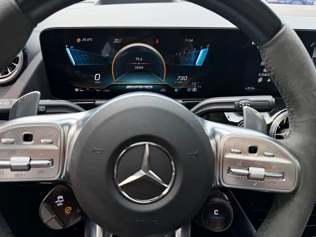 Mercedes-Benz GLA AMG — миниатюра 6