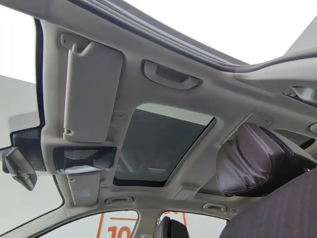 BMW 5 Series New Energy — миниатюра 14