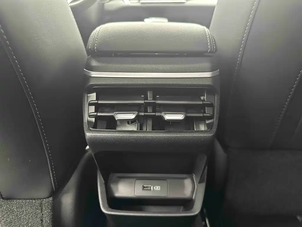 Geely Emgrand — миниатюра 11