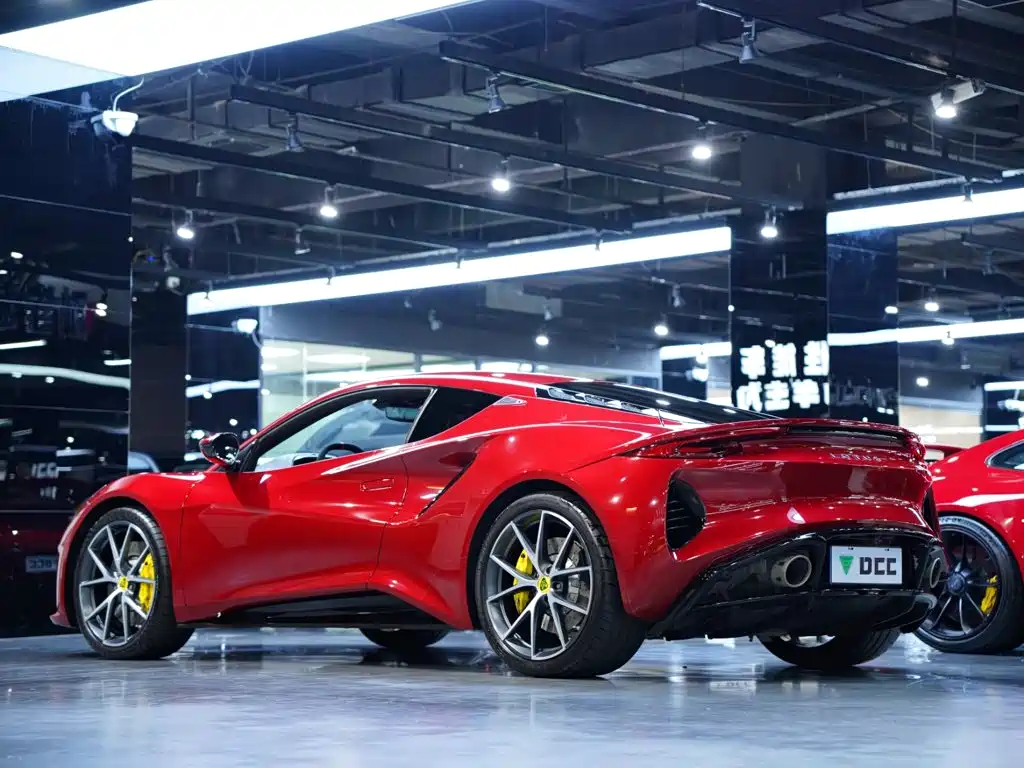 Lotus Emira — миниатюра 22