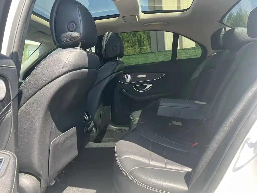 Mercedes-Benz C-Class — миниатюра 5