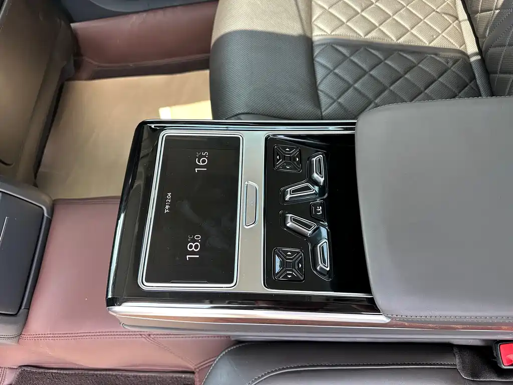 Audi A8 — миниатюра 9
