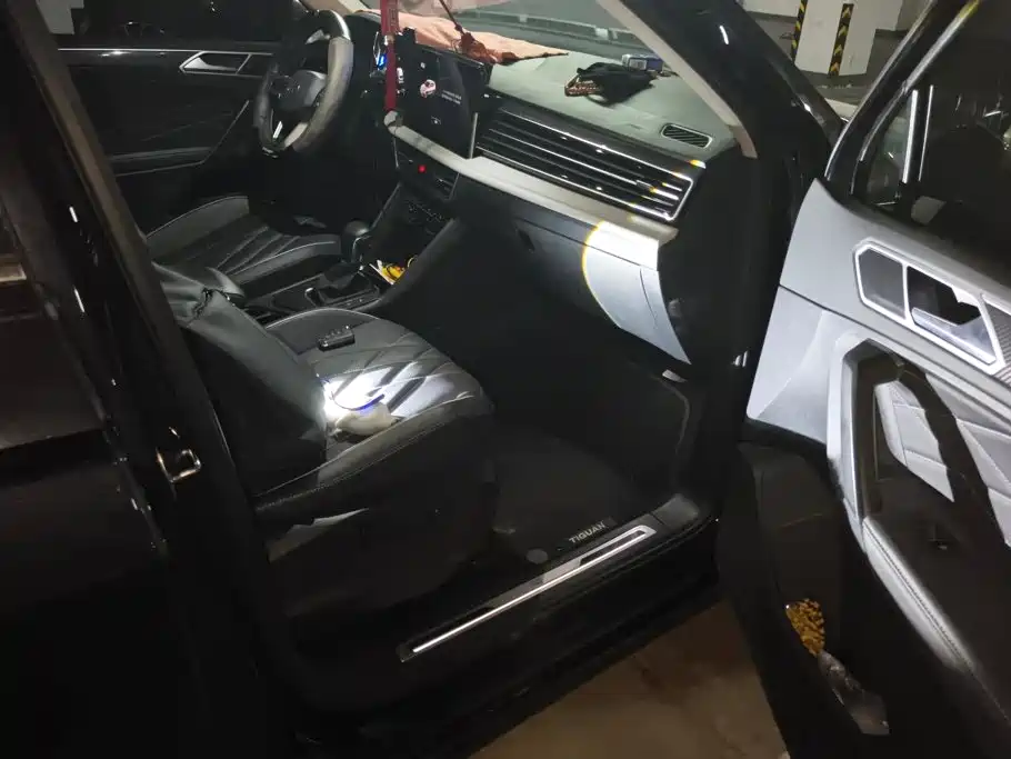 Volkswagen Tiguan L — миниатюра 8