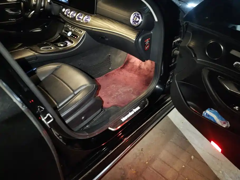 Mercedes-Benz E-Class — миниатюра 8