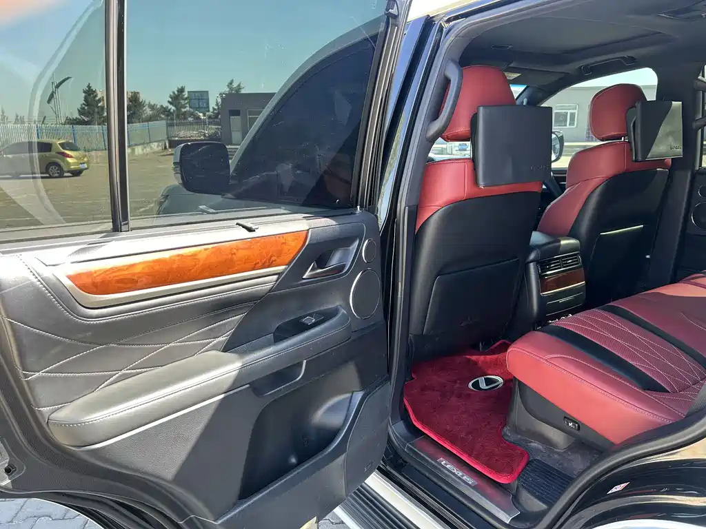 Lexus LX — миниатюра 12
