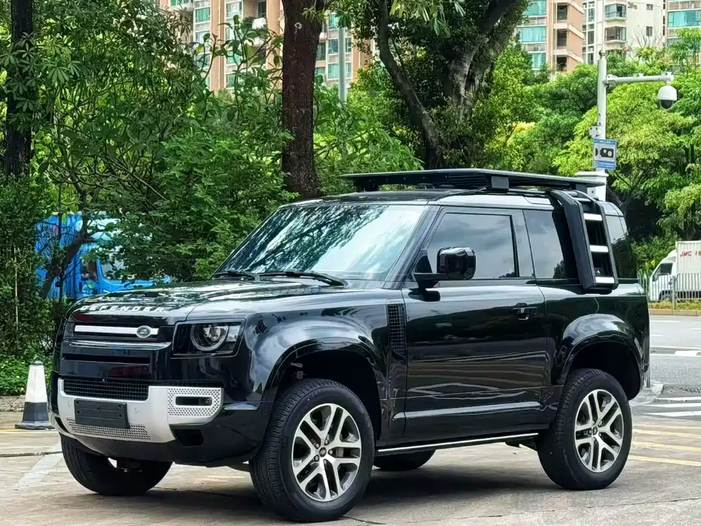 Land Rover Defender 2023