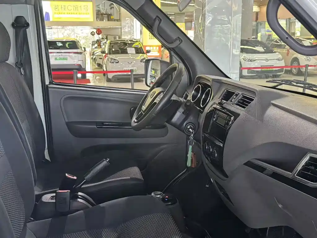 Geely Shuailing — миниатюра 4
