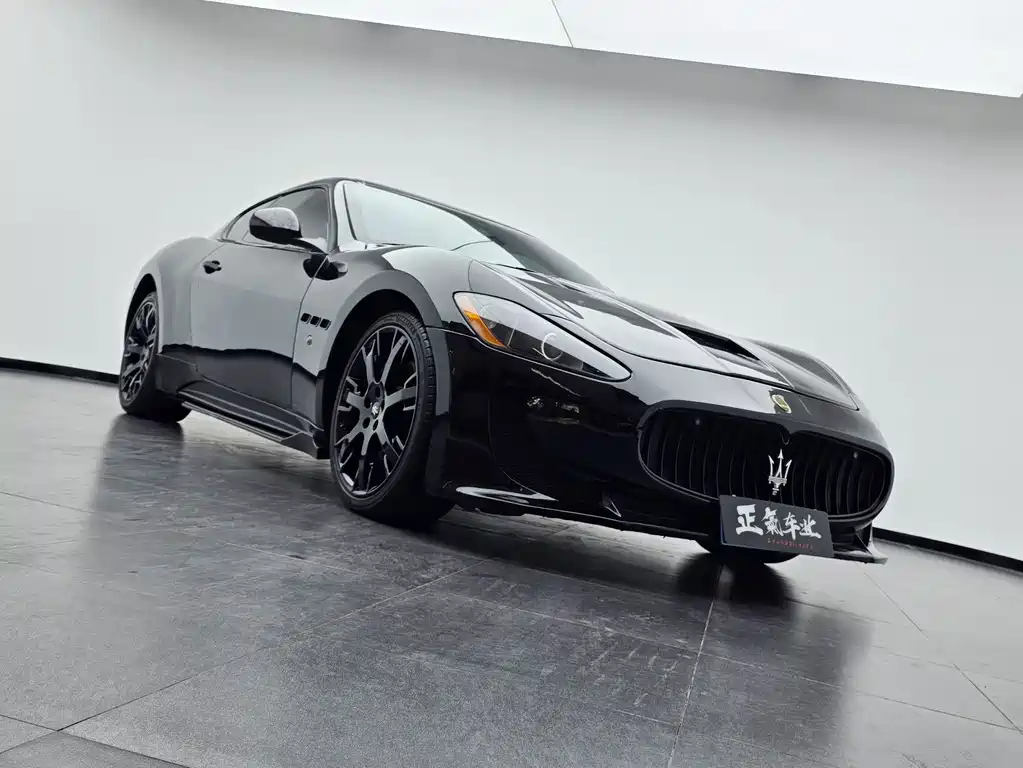 Maserati GranTurismo — миниатюра 10
