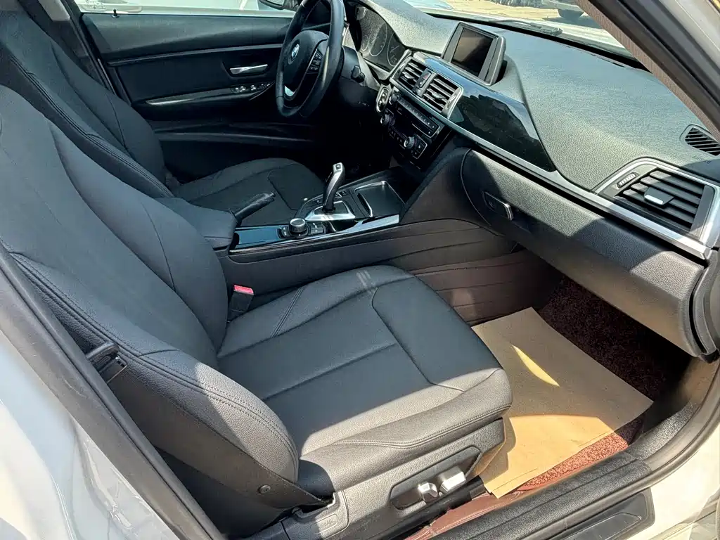 BMW 3 Series — миниатюра 14