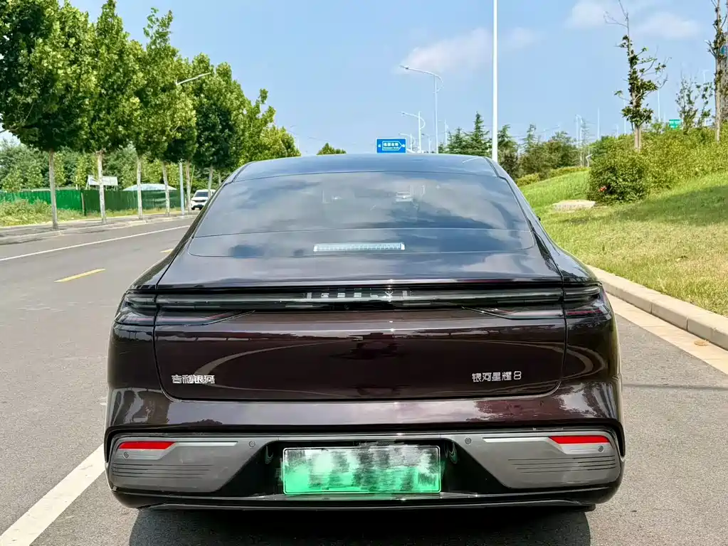Geely Galaxy Galaxy 8 8 2026 225km EM-i