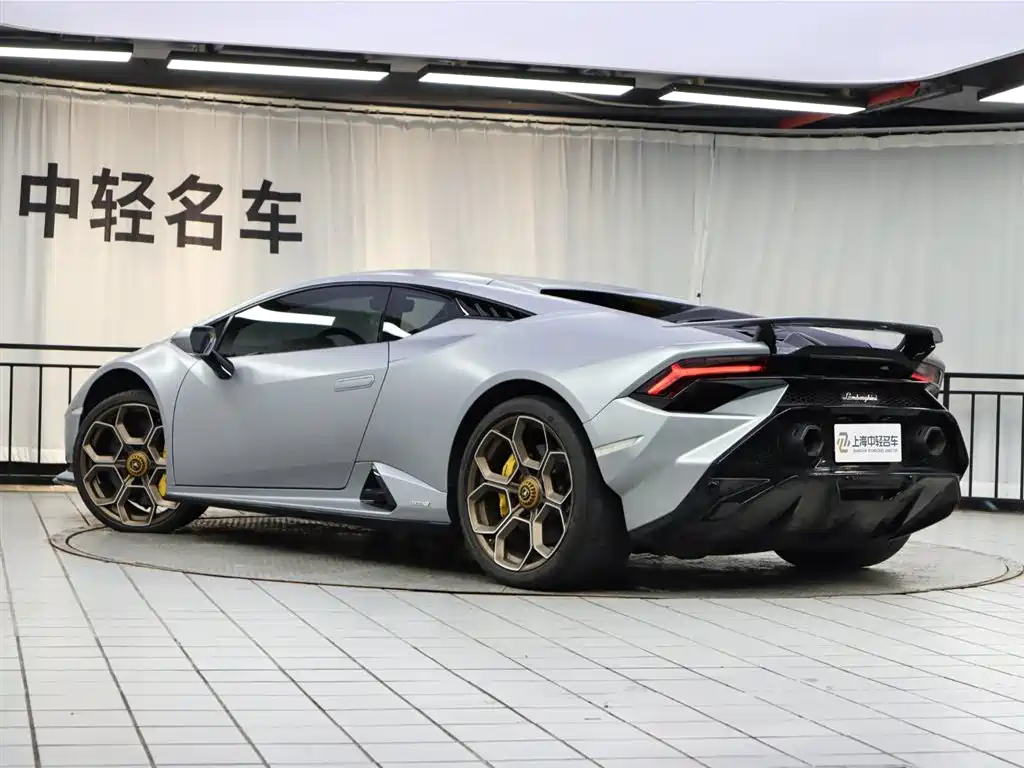 LAMBORGHINI HURACÁN