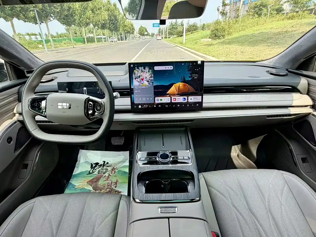 Geely Galaxy Galaxy 8 8 2026 225km EM-i