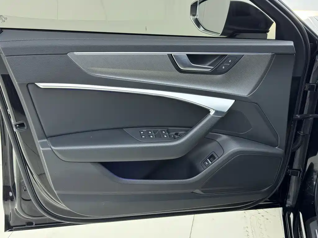 Audi A6L — миниатюра 5