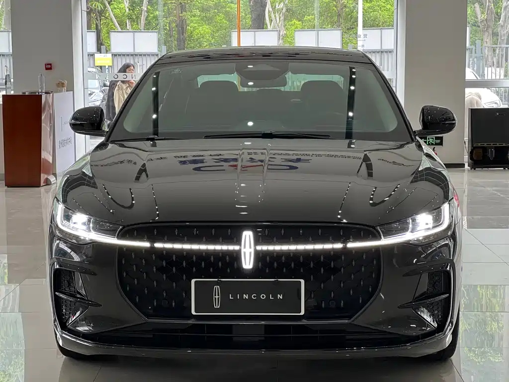 Lincoln Z 2022 i
