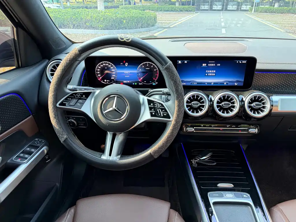 Mercedes-Benz GLB — миниатюра 11