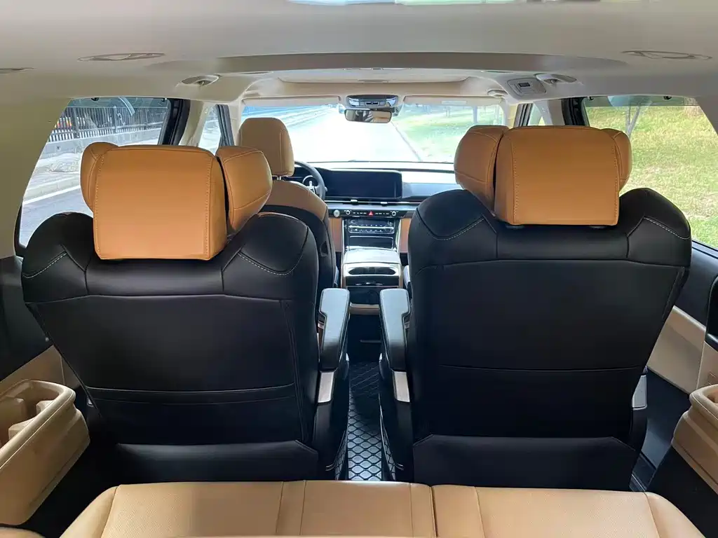 Kia Carnival — миниатюра 14