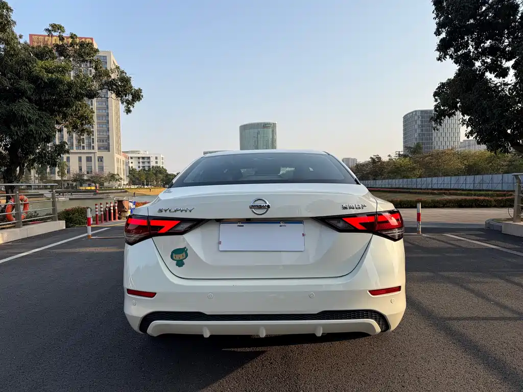 Nissan Sylphy — миниатюра 9