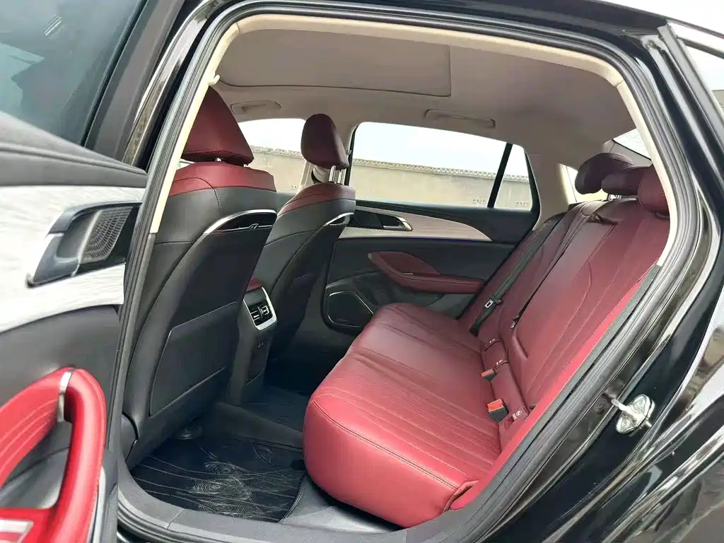 Hongqi Hongqi H5 — миниатюра 6