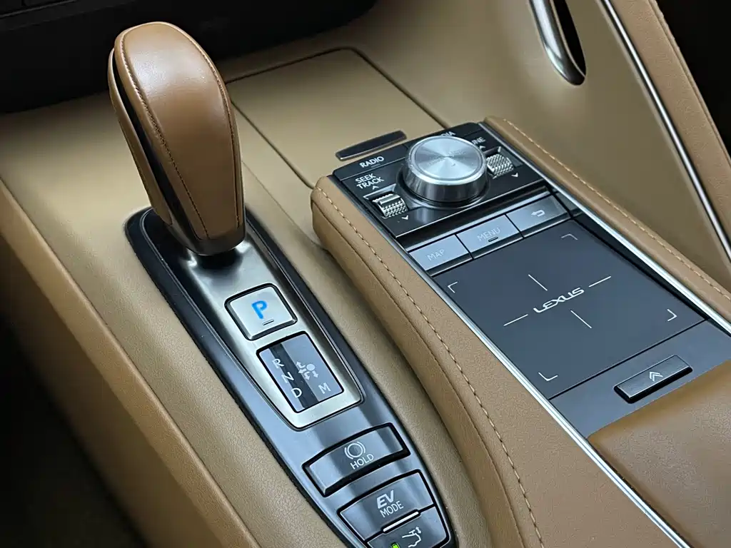 Lexus LC — миниатюра 7