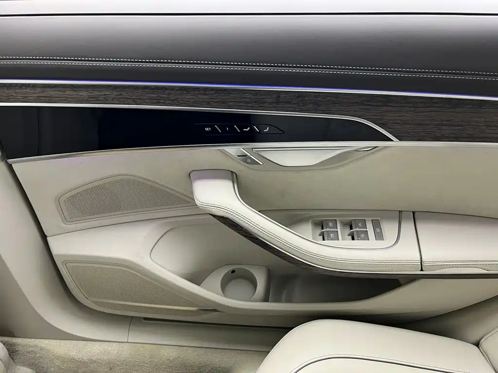 Audi A8 — фотографии объявления, Фото 29
