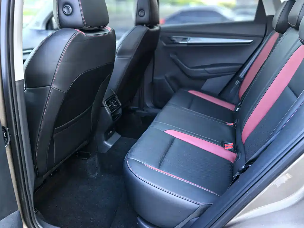 Skoda Karoq TSI280 Luxury Enjoy Edition, фото 18