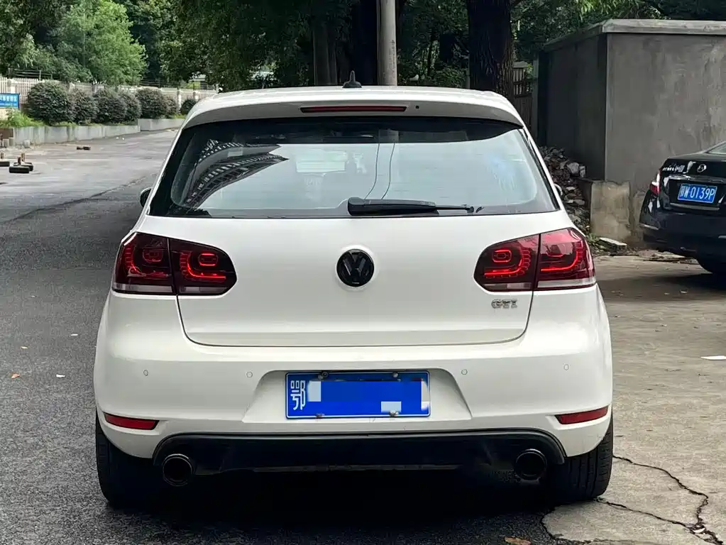 Volkswagen Golf GTI GTI 2010 2.0TSI GTI